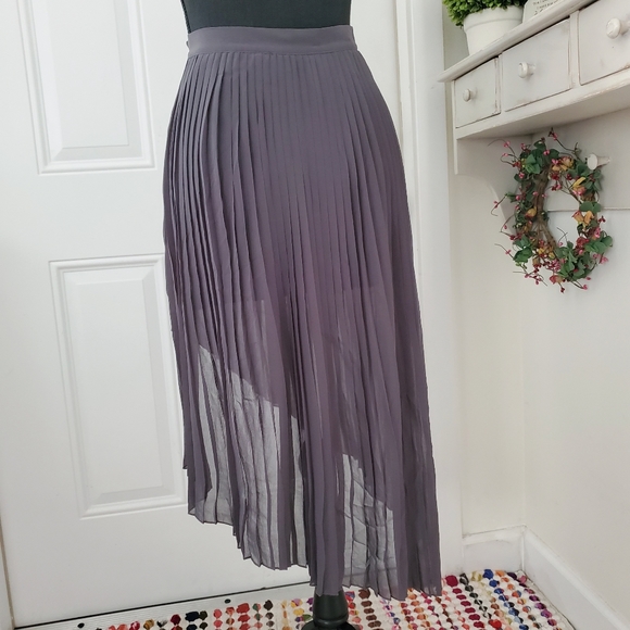 Zara asymmetrical gray pleated skirt - Picture 2 of 5